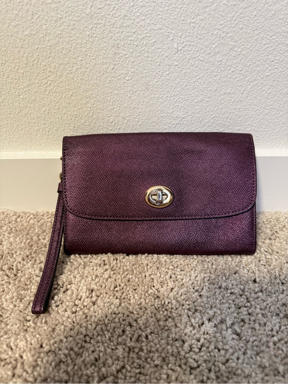 Coach Metallic Raspberry Leather Chain Convertible Crossbody Wristlet - Picture 2 of 9